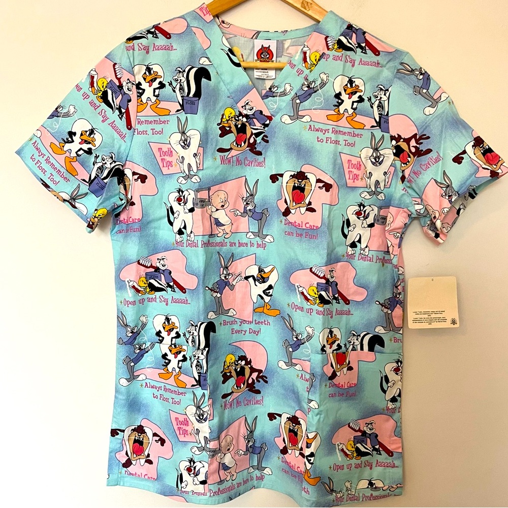 LOONEY TUNES Scrub Top Dentist Taz Bugs Bunny Size 8 Medium NWT